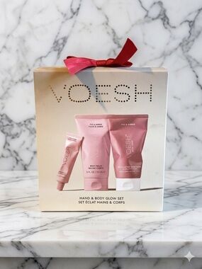 $50 retail Voesh Hand & Body Glow Set - Pink